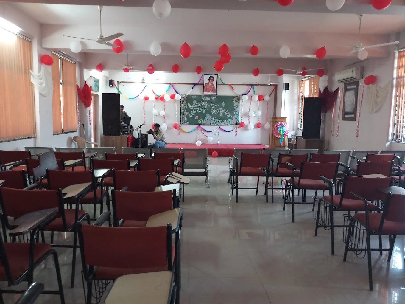 Dr. H. R. Gajwani College Of Education