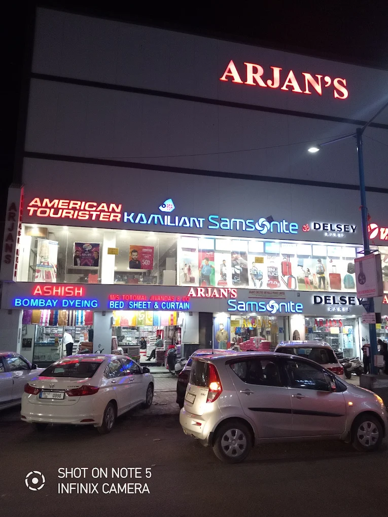 Arjan’s Mall