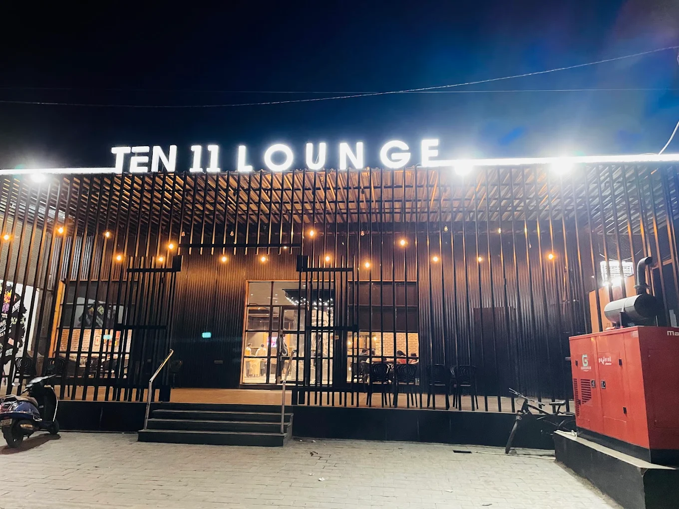 Ten 11 Lounge